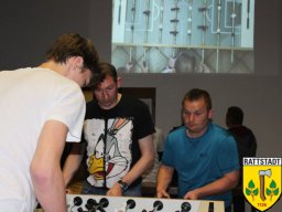 29-04-2017-crowdfundingabschluss-tischkickerturnier-dorfhaus-rattstadt_27_20170430_2078357241